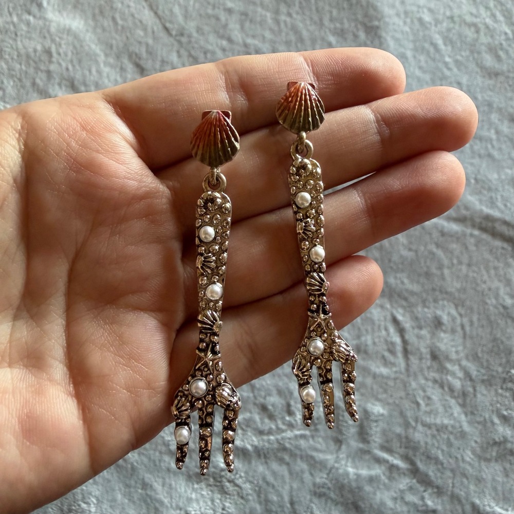 Disney The Little Mermaid Ariel Dinglehopper Fork Drop Earrings Seashell - T371